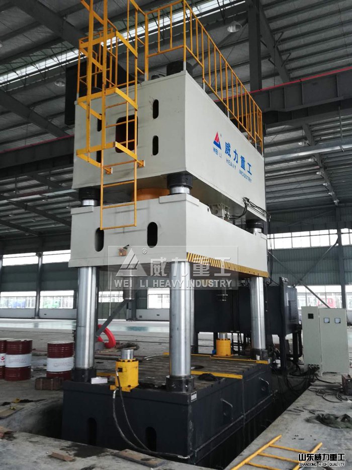 2000噸復(fù)合材料成型油壓機(jī)